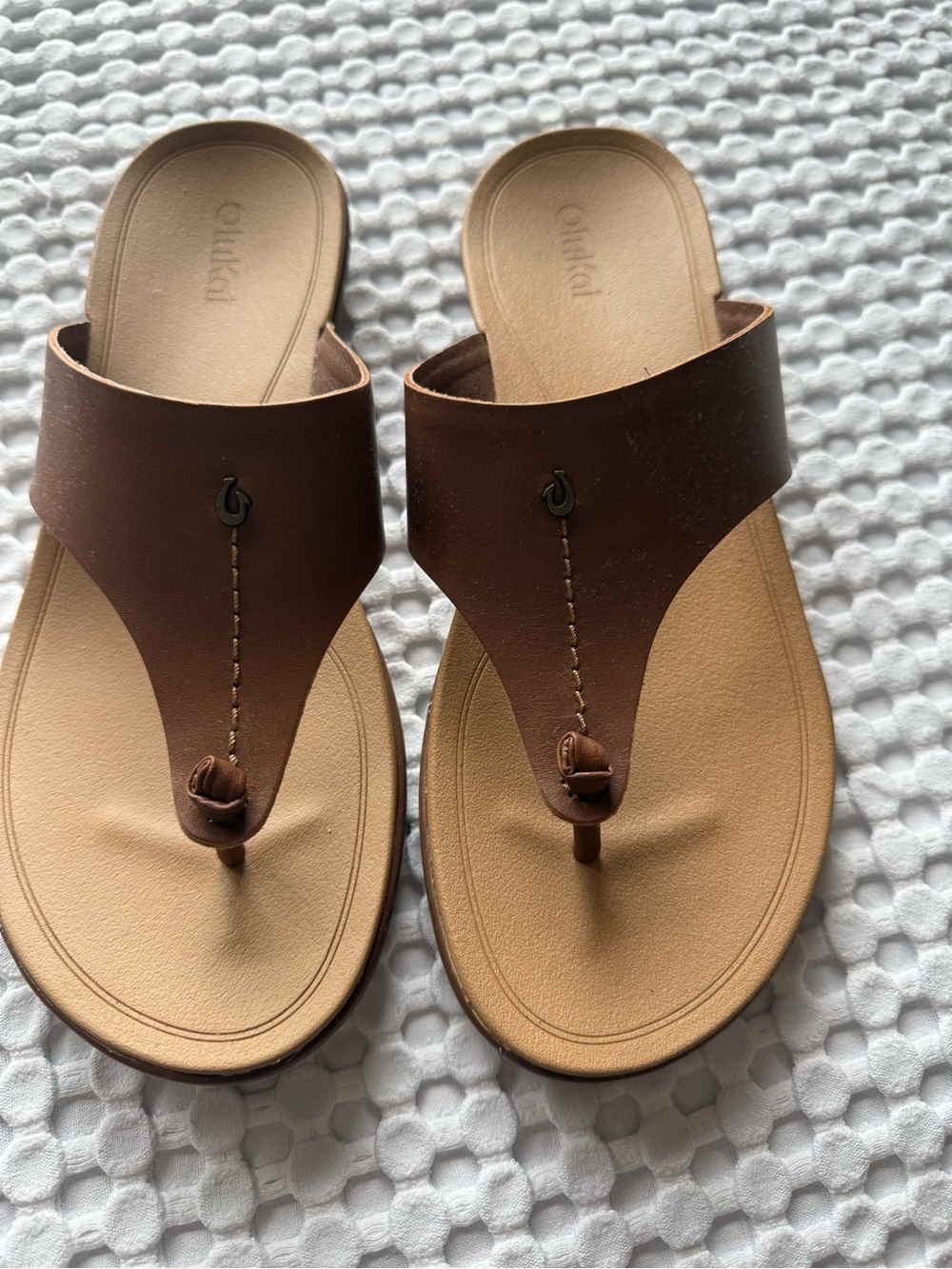 Cliffs by WHITE MOUNTAIN Two-Tone Brown Tan Leather Thong Sandals